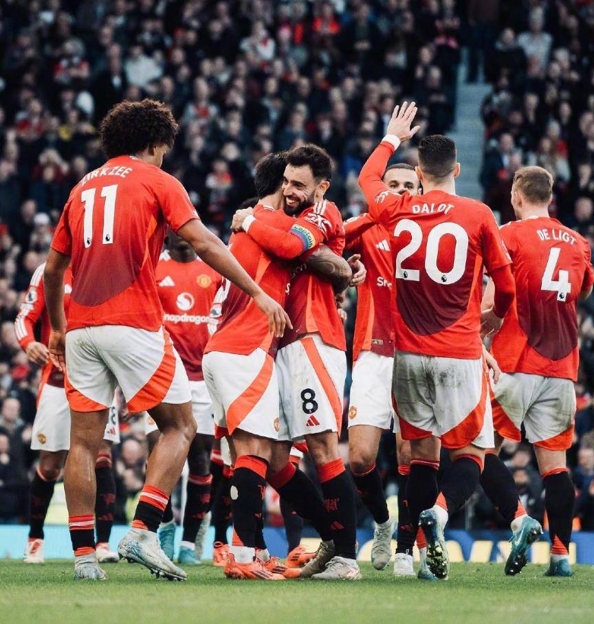 爱游戏课程-曼联球员人员齐整，备战下一场比赛