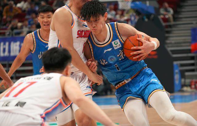 爱游戏入口-上海男篮客场惨败，晋级前景岌岌可危的简单介绍