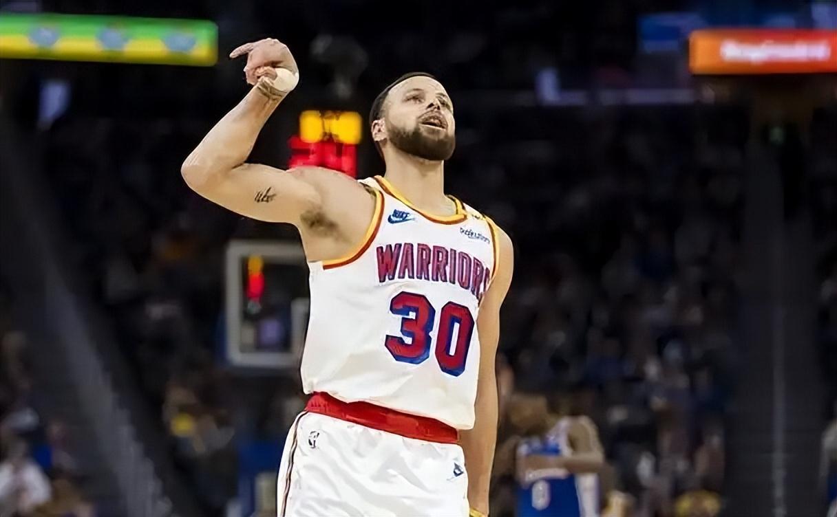 猛龙后卫连续砍下30+,成为球队得分王的简单介绍 猛龙后卫连续砍下30+,成为球队得分王的简单介绍