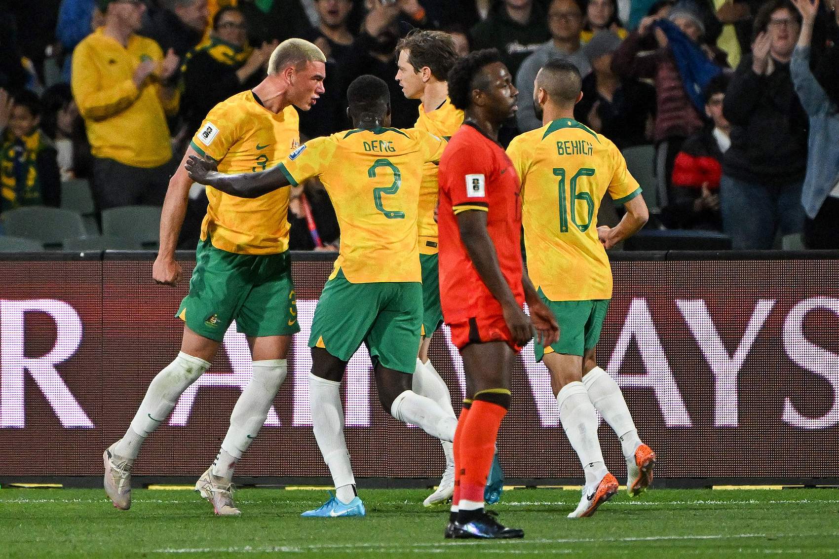 爵士全队发威,牢牢占领西部榜首郎拿总冠军宝座的简单介绍 爵士全队发威,牢牢占领西部榜首郎拿总冠军宝座的简单介绍