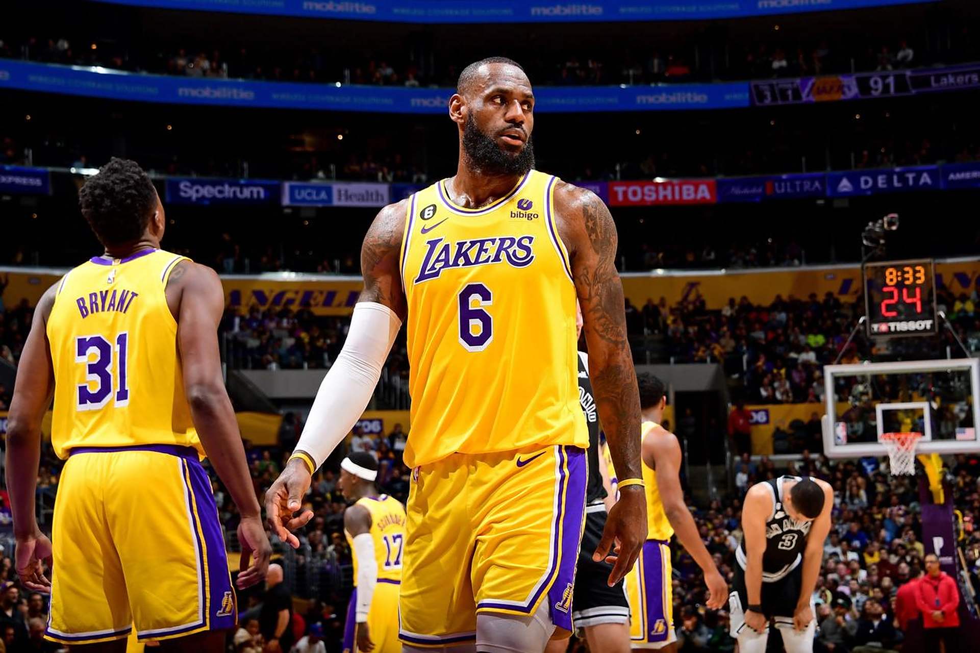 爱游戏官方入口-快船队主帅泰伦·卢带领球队杀入西部季后赛的简单介绍