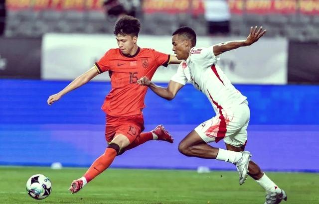 爱游戏地址-内蒙古队客场大败对手，遭遇挑战