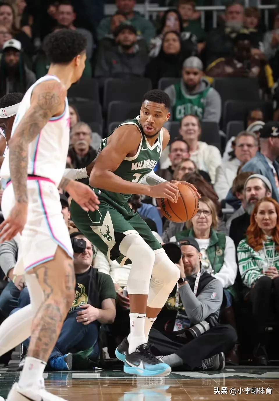 爱游戏链接-雄鹿队内部竞争激烈，球员表现出色引发关注的简单介绍