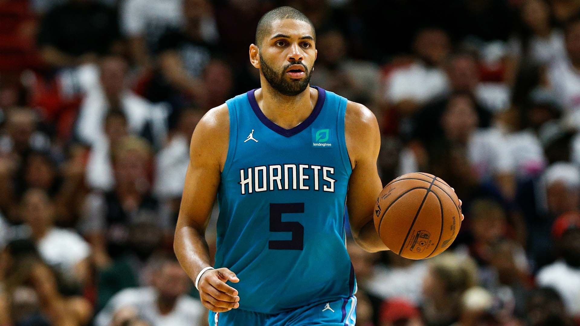 爱游戏网址-包含黄蜂取得关键胜利，击败魔术赢得比赛的词条