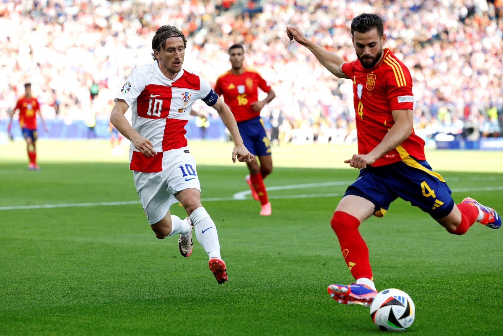 爱游戏视频-西班牙队备战白俄罗斯，誓取连胜助晋级的简单介绍