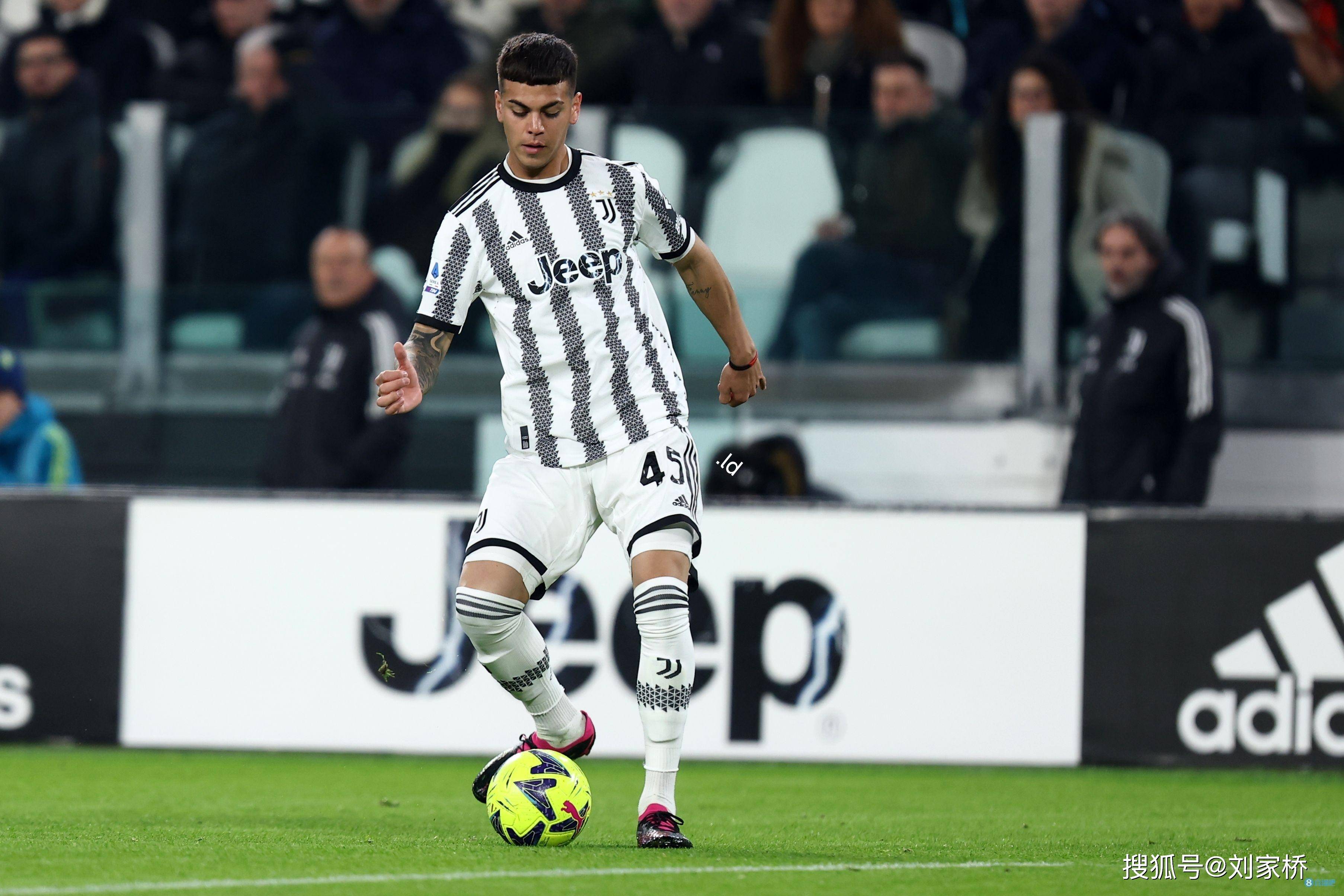 包含AC米兰宣布签下尤文图斯青训新星,未来或将成为王牌球员的词条 包含AC米兰宣布签下尤文图斯青训新星,未来或将成为王牌球员的词条