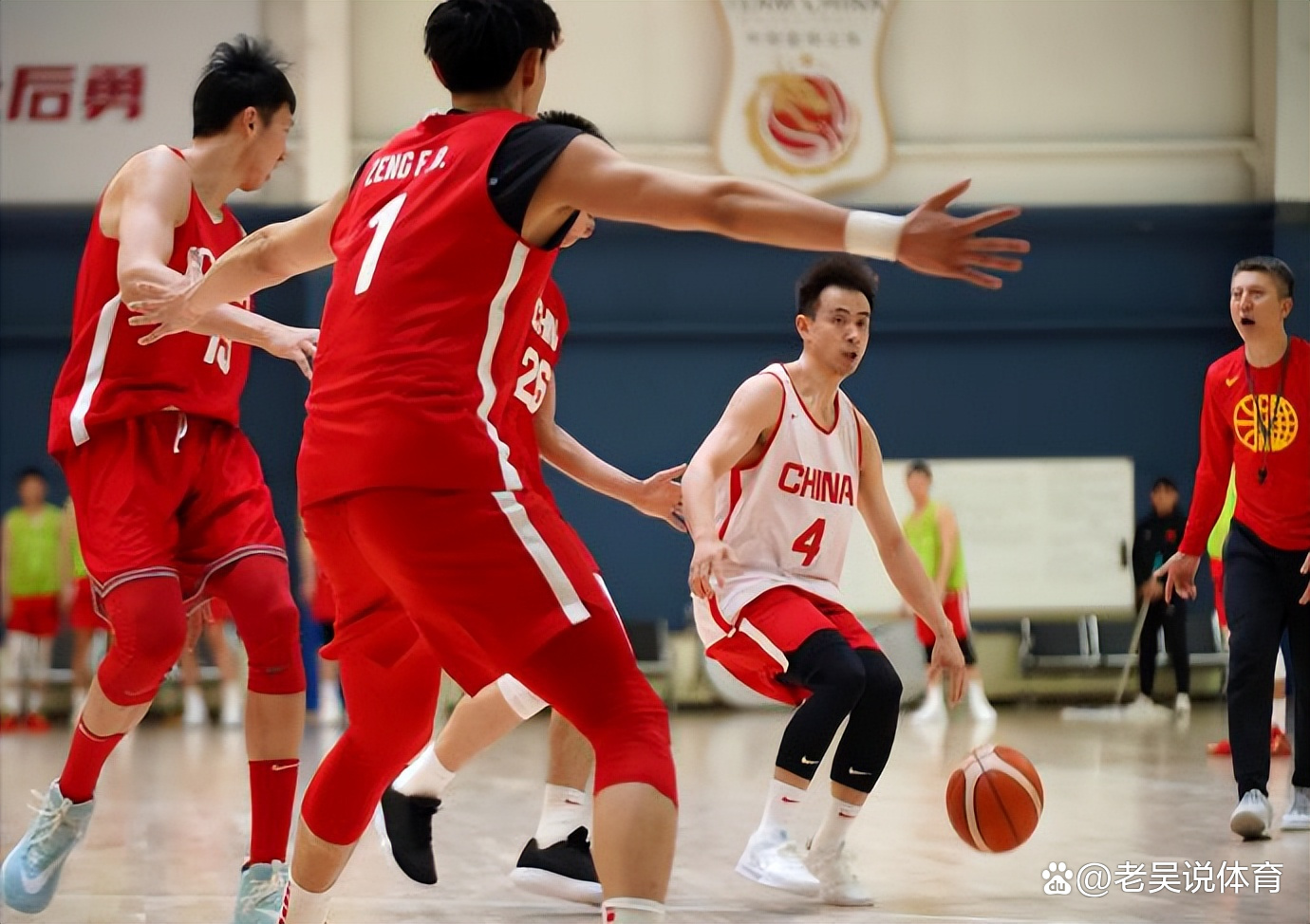 篮球联赛新赛季开启,球队备战 篮球联赛新赛季开启,球队备战