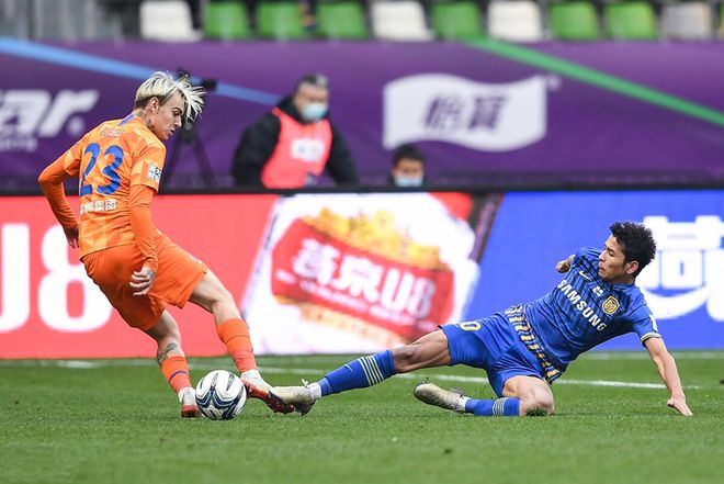 爱游戏官网入口-苏宁主场不敌鲁能，遭遇连败