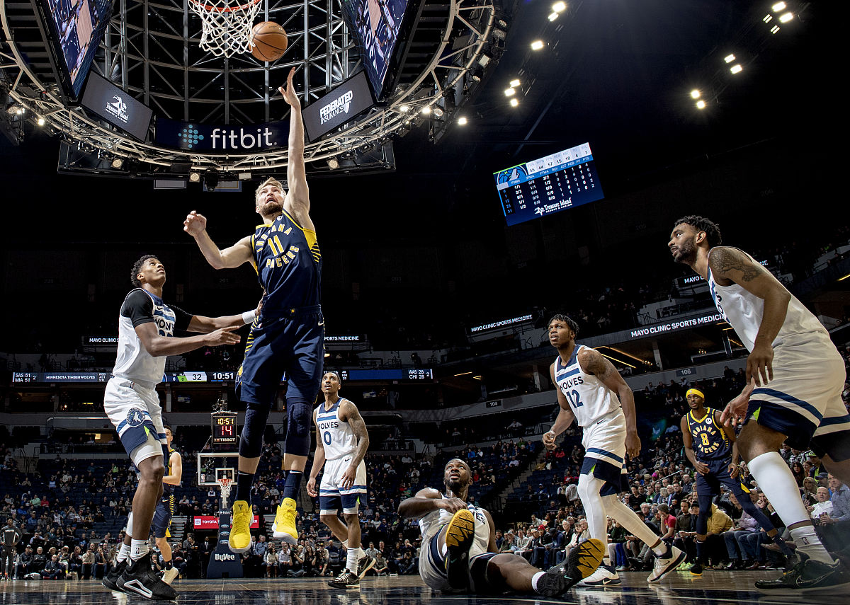 勇士完胜公牛,库里砍下35分的简单介绍 勇士完胜公牛,库里砍下35分的简单介绍