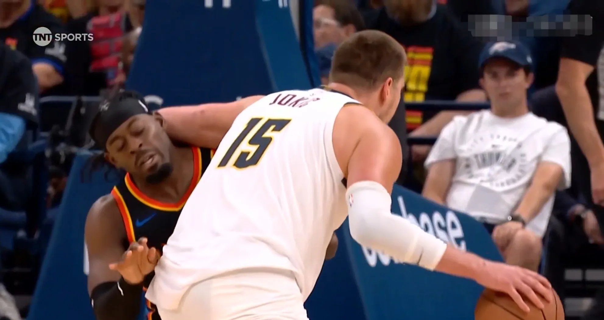 约基奇砍下三双,掘金横扫篮网 约基奇砍下三双,掘金横扫篮网