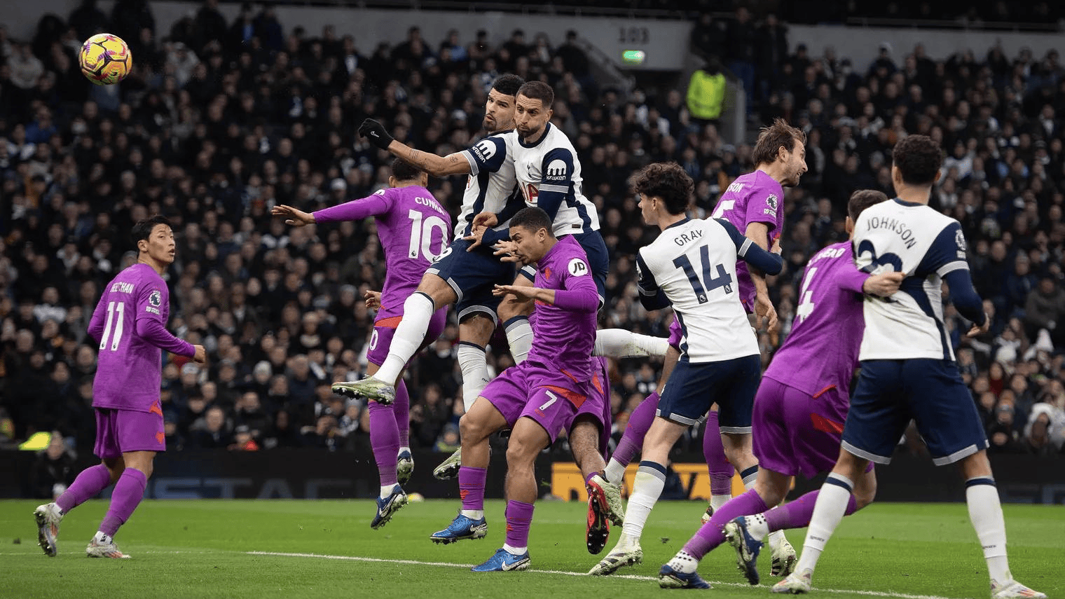 爱游戏app-包含狼队抢分团结，跻身英超前列的词条