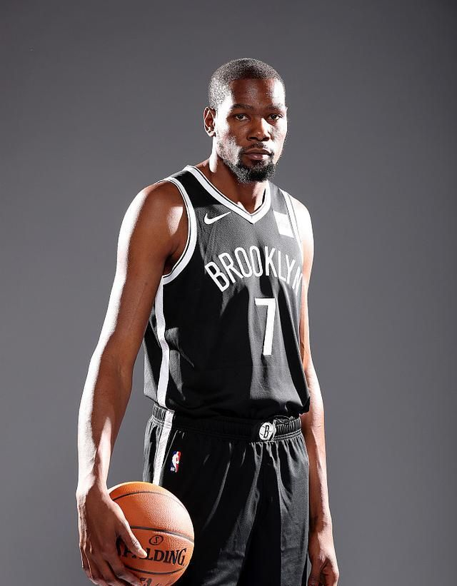 篮网连胜人,霍勒迪成全队得分王的简单介绍 篮网连胜人,霍勒迪成全队得分王的简单介绍