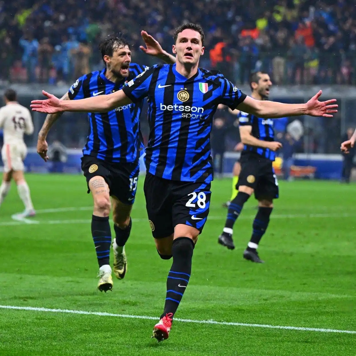 关于拜仁慕尼黑轻松出线,强势突围的信息 关于拜仁慕尼黑轻松出线,强势突围的信息