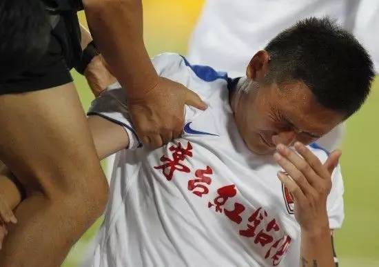 爱游戏链接-队医团队效力成果显著，球员受伤迅速康复的简单介绍